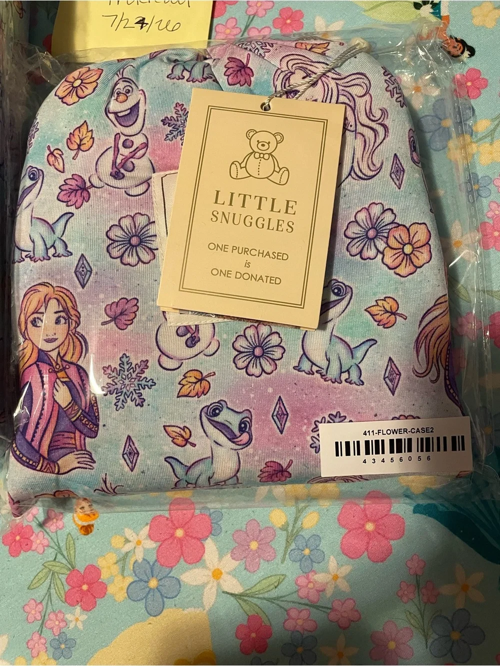 Charlie’s Project Frozen Flowers Bamboo Full Sheet and Pillowcase Set